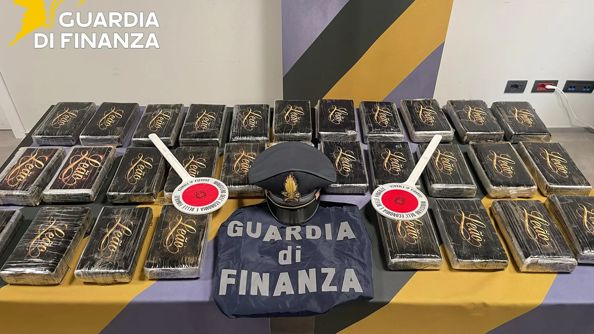 Bologna, quasi 33 chili di cocaina nascosti nel camion diretto verso il Sud\n