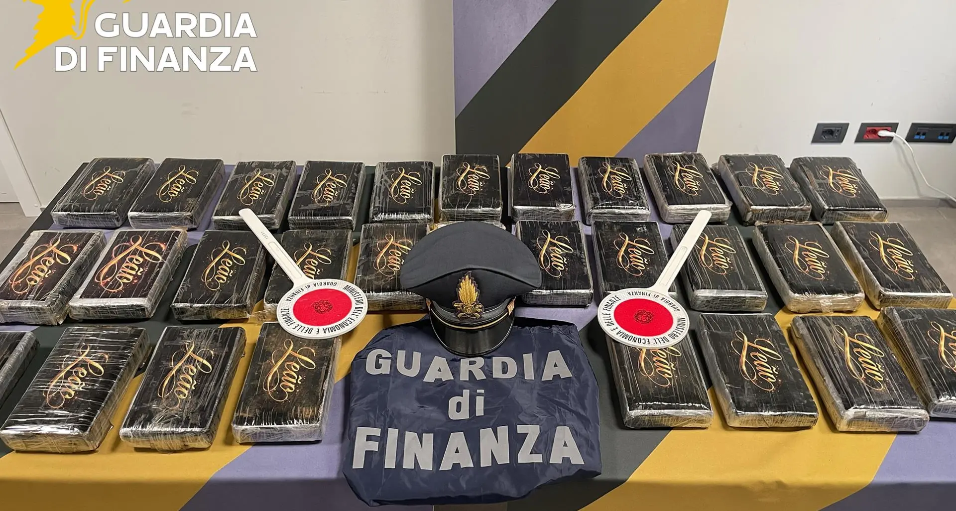 Bologna, quasi 33 chili di cocaina nascosti nel camion diretto verso il Sud\n