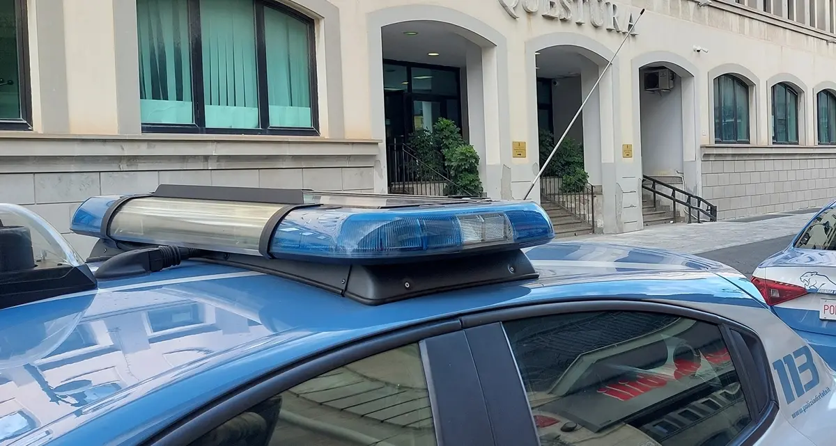 Reggio, 74enne si era allontanato da casa allarmando\u00A0i\u00A0familiari: la polizia\u00A0lo rintraccia\u00A0al pronto soccorso del Gom\u00A0\u00A0\n\n\n