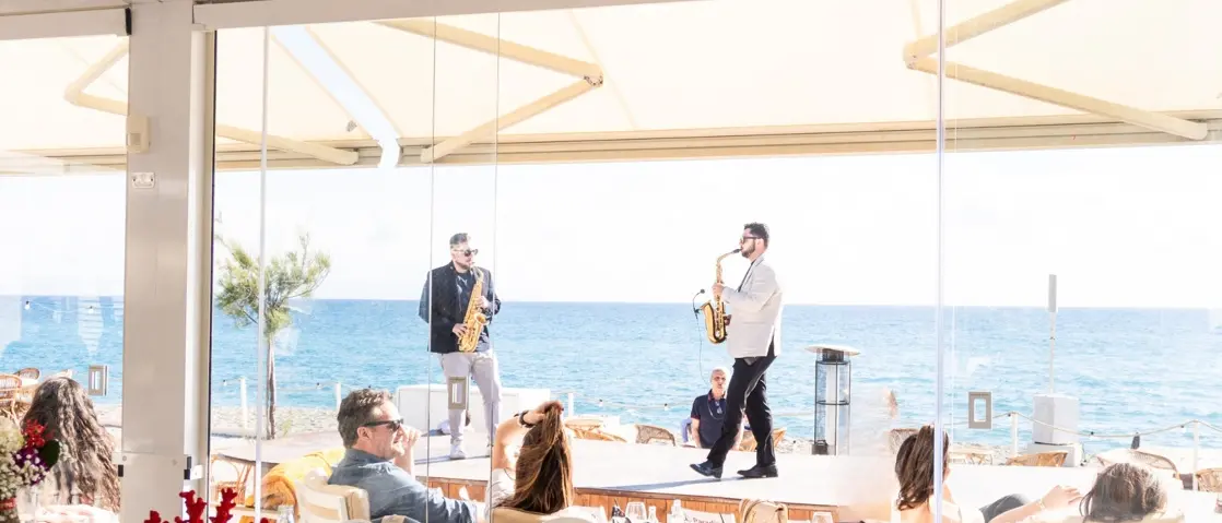 Domeniche Riva, a Falerna il pranzo vista mare diventa un’esperienza\n