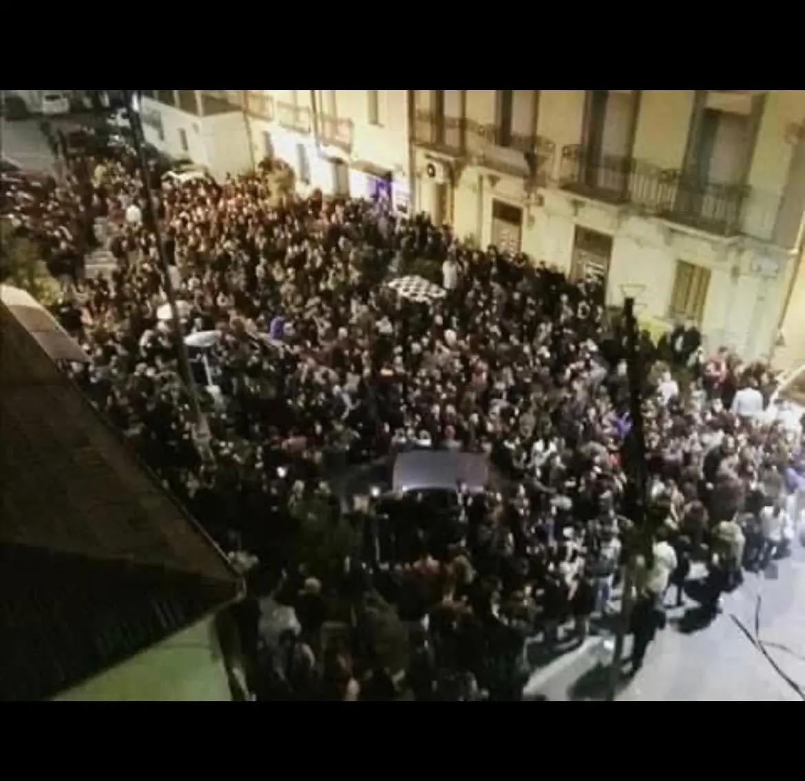 La lenta agonia di Catanzaro Lido, i gestori di locali notturni:\u00A0«Prima era pieno, oggi si lavora solo il sabato»\n