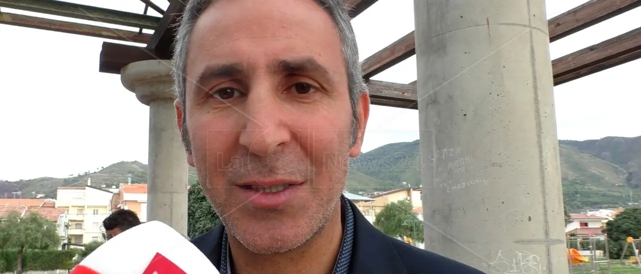 L’ex sindaco di Tortora rinuncia all’indennità di fine mandato: «Destinatela al sociale»\n