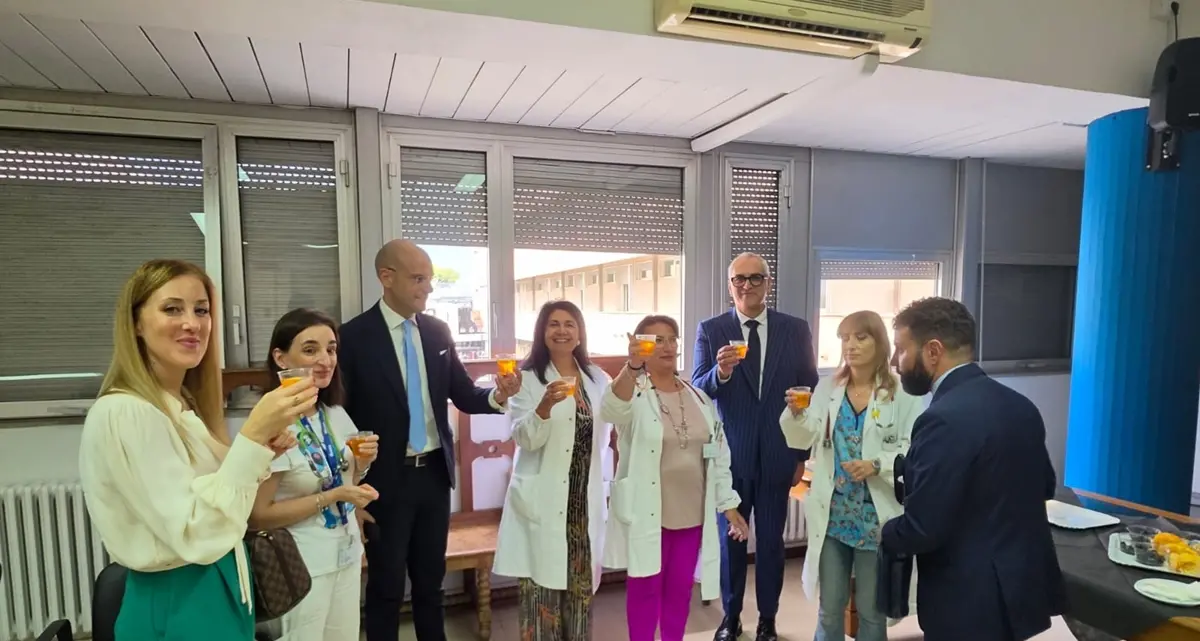 Sanità pediatrica, il garante Lorenzo Festicini consegna un\u00A0dispositivo salvavita al reparto di Pediatria del Gom\n