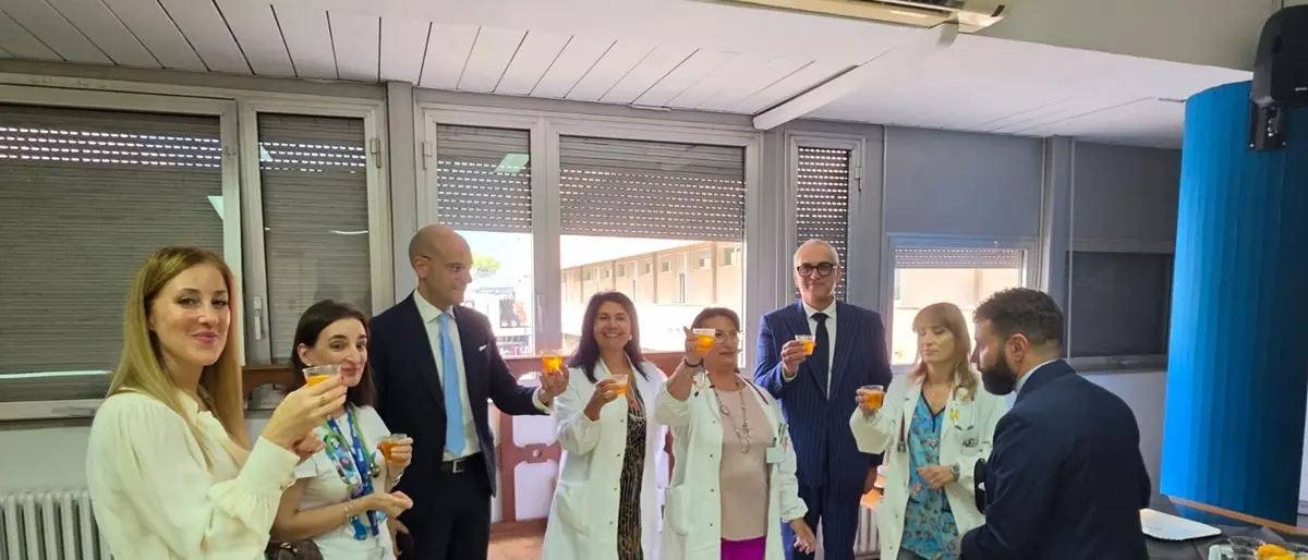 Sanità pediatrica, il garante Lorenzo Festicini consegna un\u00A0dispositivo salvavita al reparto di Pediatria del Gom\n