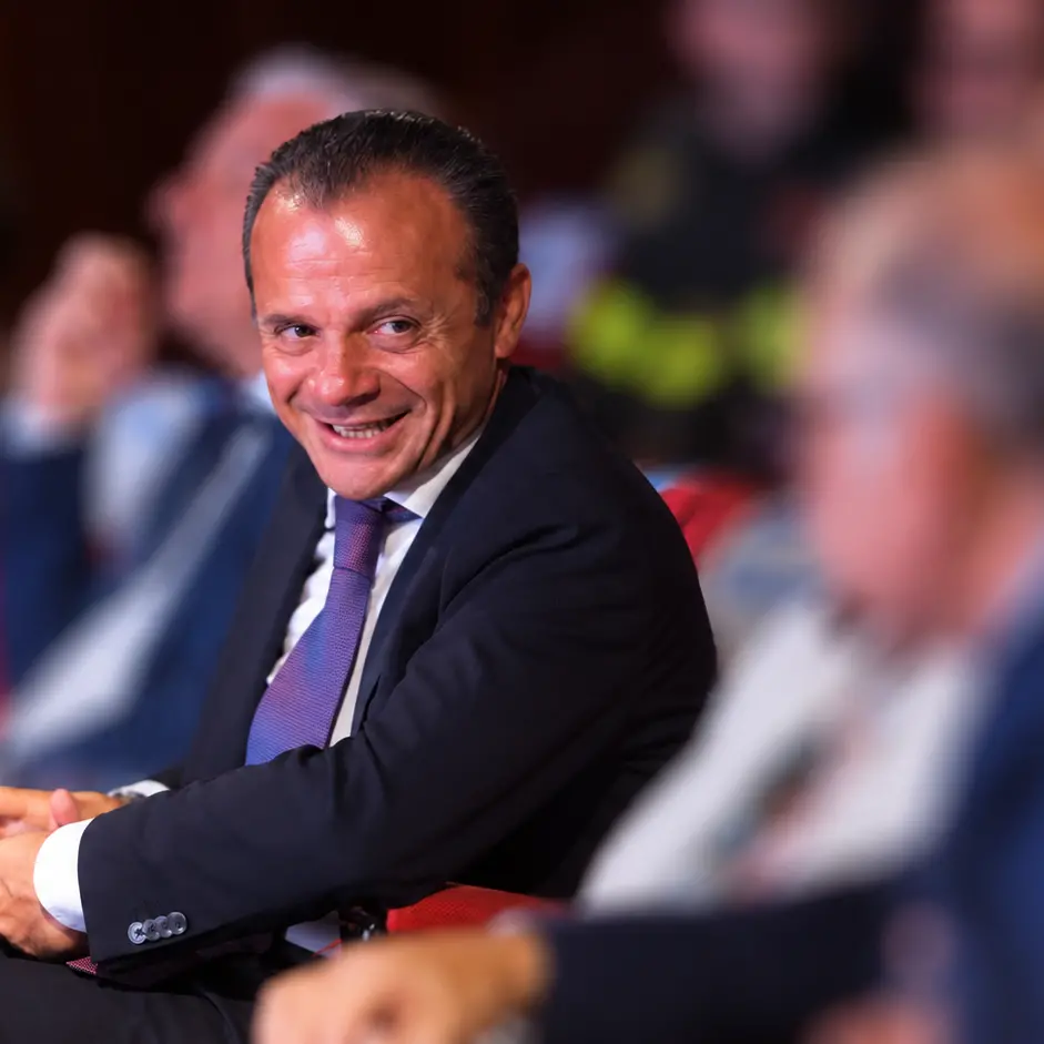 Sud chiama Nord sceglie il centrodestra, De Luca: «Accordo chiuso con FdI»\n