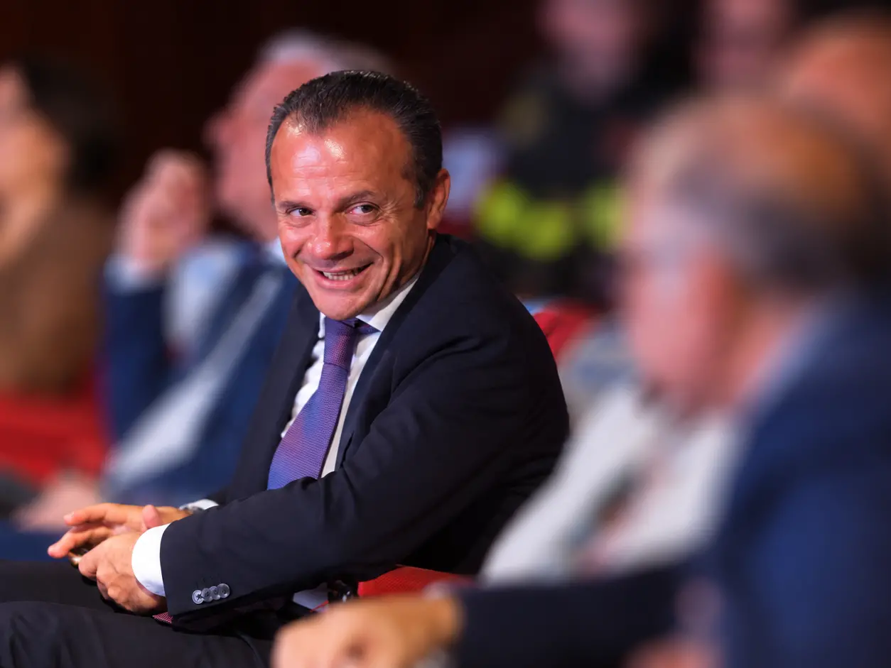 Sud chiama Nord sceglie il centrodestra, De Luca: «Accordo chiuso con FdI»