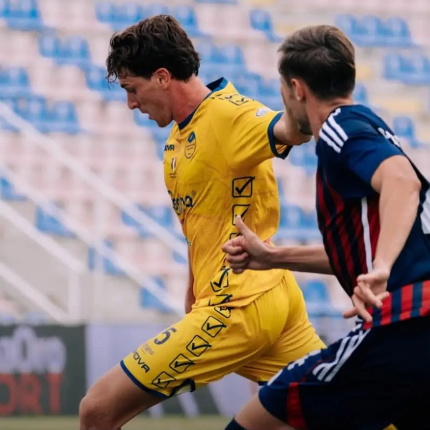 Cosenza, il brodino è ancora freddo: lupi raggiunti nel finale dalla Scafatese (1-1)\n