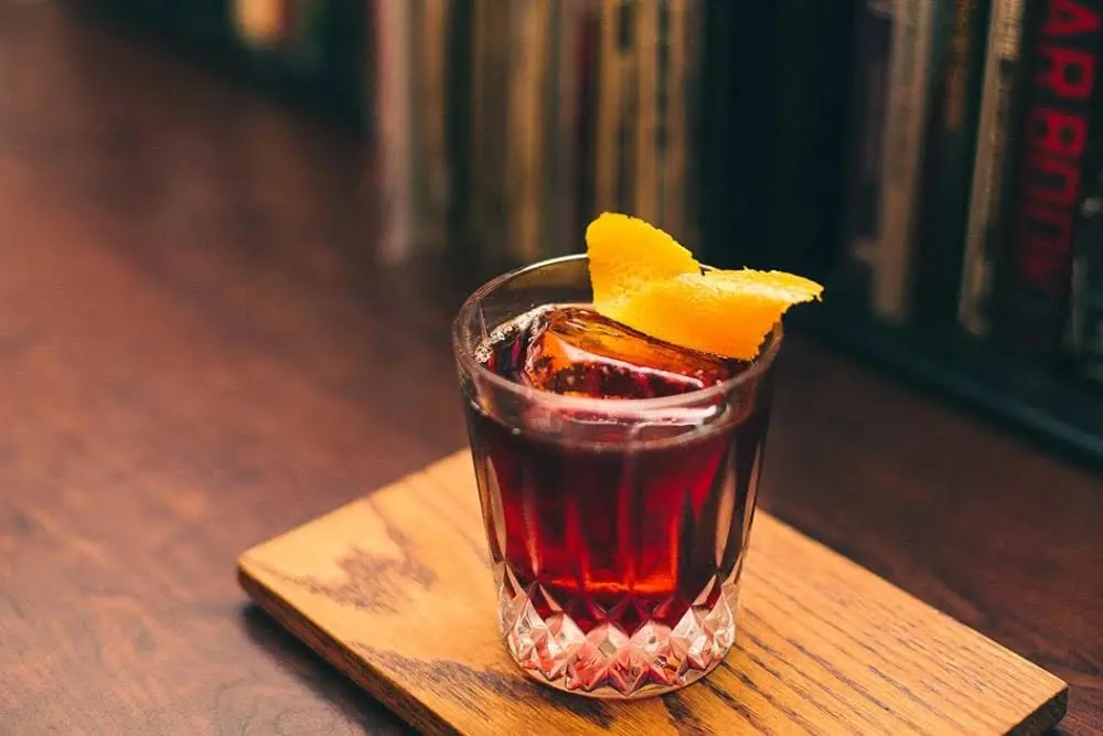 Reggio, al via la Negroni Week 2026: dal 21 al 27 settembre l'eccellenza della miscelazione celebra la storia\n