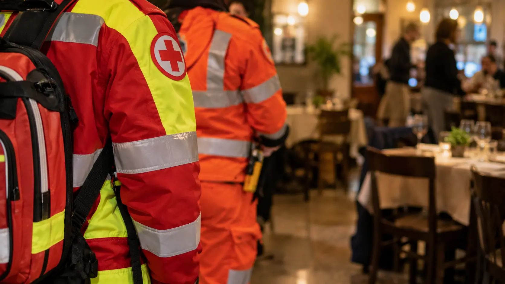 Rende, ragazza rischia di soffocare al ristorante: salvata dai soccorritori con le manovre di disostruzione\n