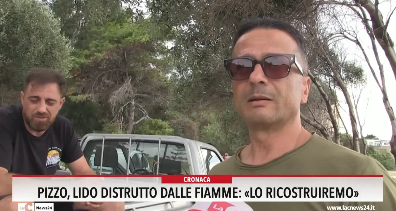 Pizzo, lido distrutto dalle fiamme: «Lo ricostruiremo»