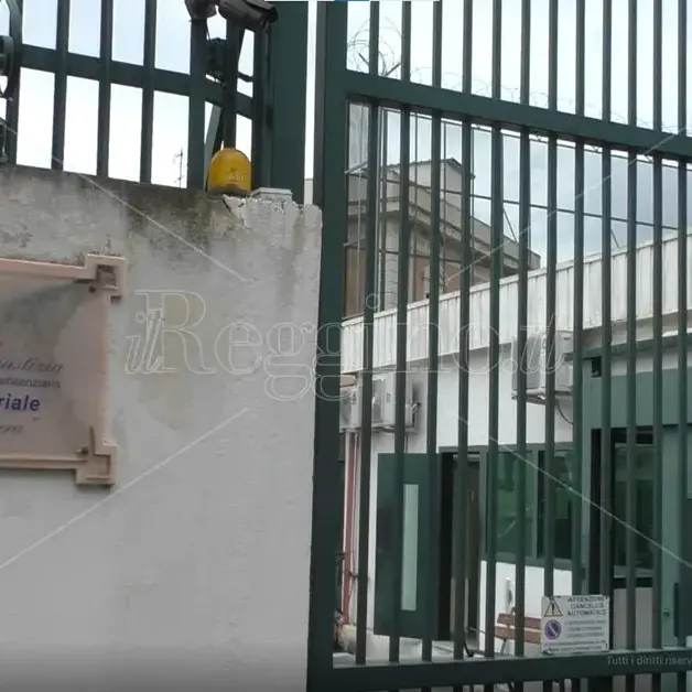 Arghillà, aggrediti due poliziotti in carcere\n