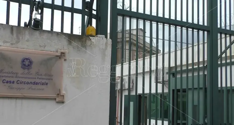 Arghillà, aggrediti due poliziotti in carcere\n