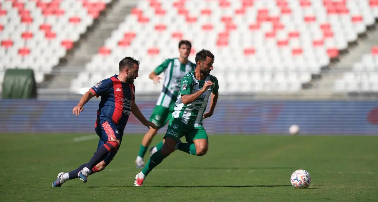 Fc Crotone, ancora un pareggio: a Bari sfuma la prima vittoria, finisce 2-2 con il Monopoli\n