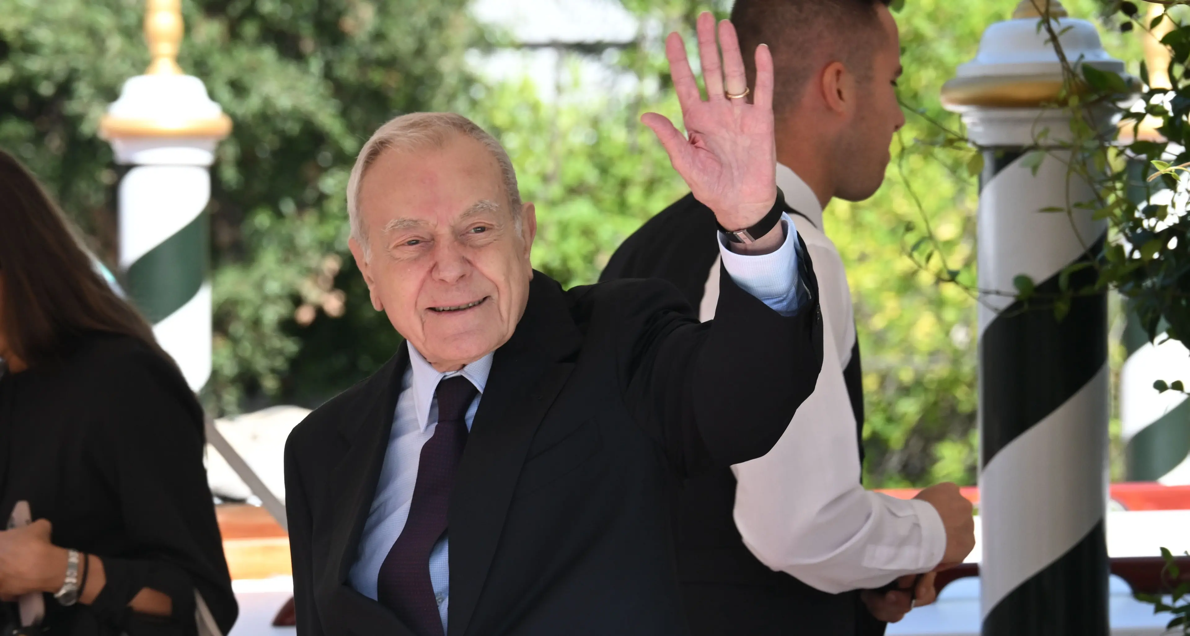 Gianni Letta, l’uomo che sussurrava le rotte a Berlusconi: a 91 anni Forza Italia si affida ancora alla sua mediazione\n
