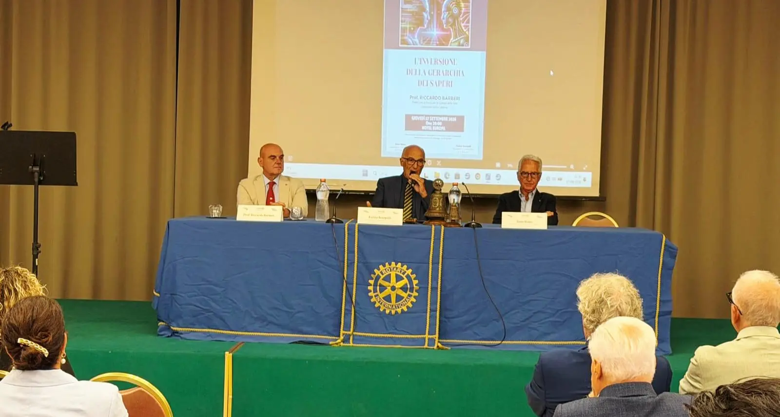 La gerarchia dei saperi nell’ultumo caminetto del Rotary “Cosenza Nord”\n