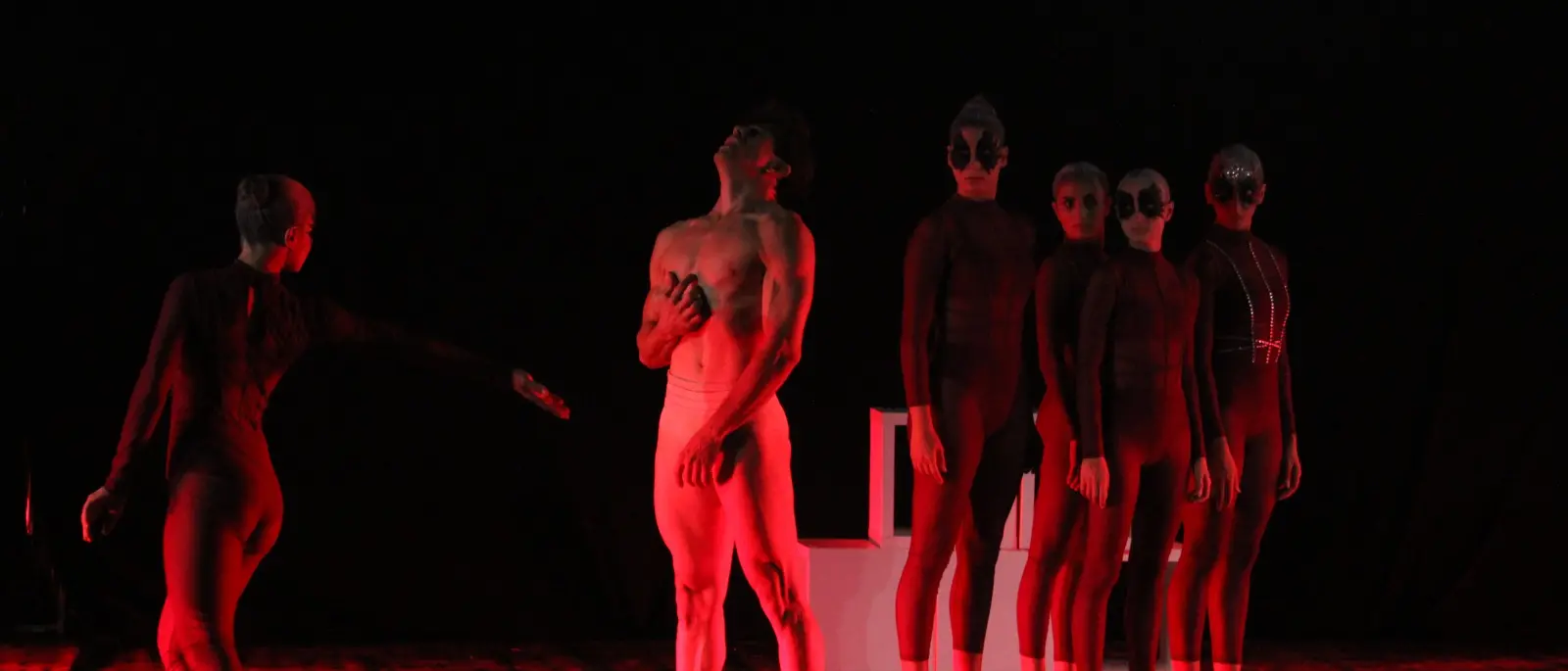 ReggioFest2026 porta la cultura fuori dai luoghi tradizionali: musica, teatro e danza trasformano piazze e spazi della città\n