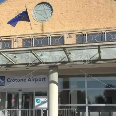 Aeroporto di Crotone, Barbuto torna all’attacco: «Chiarezza sui fondi e sulla gestione\u00A0del Sant’Anna»\n