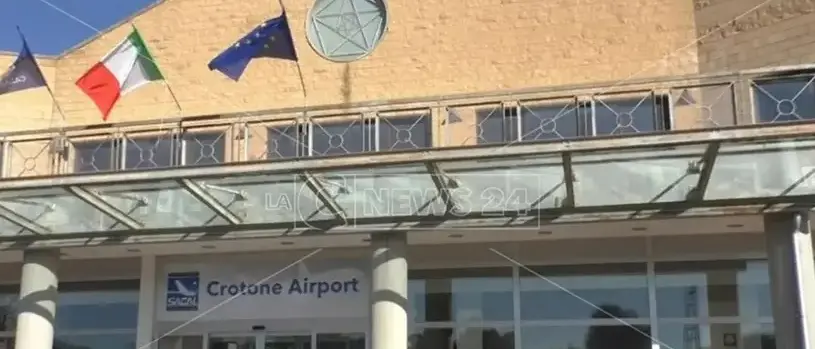 Aeroporto di Crotone, Barbuto torna all’attacco: «Chiarezza sui fondi e sulla gestione\u00A0del Sant’Anna»\n