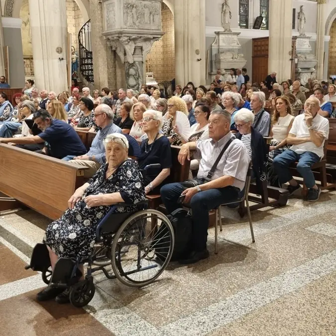 La Poesia si fa Preghiera al Duomo di Reggio: un inno d'Amore e di Pace sotto lo sguardo della Consolatrice\n