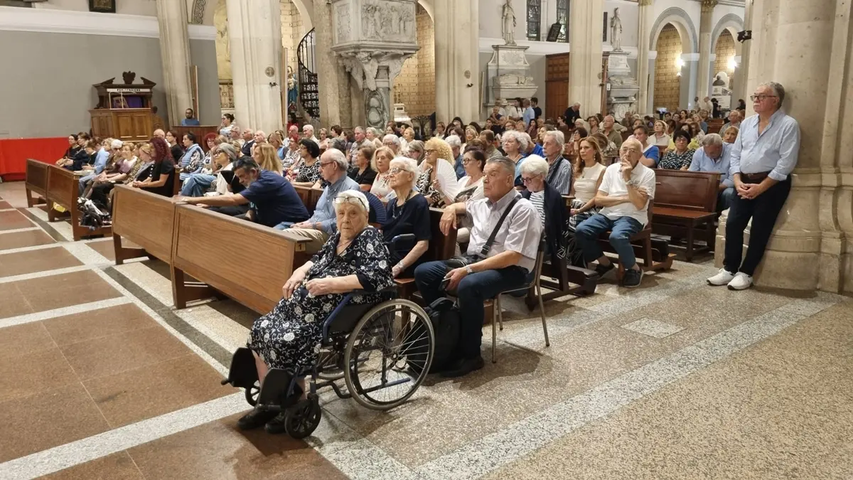 La Poesia si fa Preghiera al Duomo di Reggio: un inno d'Amore e di Pace sotto lo sguardo della Consolatrice\n
