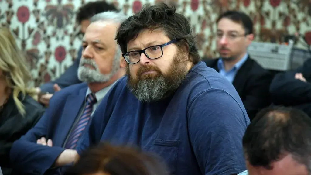 Mario Adinolfi va in carcere:\u00A0violati i divieti imposti ai domiciliari, stava sui social\n