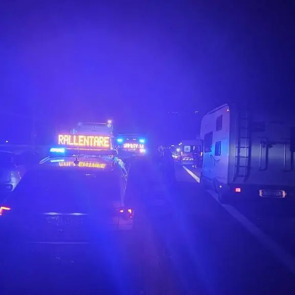 Scontro tra due auto e un tir sull’A2: muore un giovane militare cosentino\n