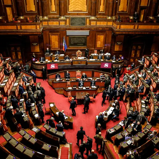 Legge elettorale, con il voto anticipato a rischio le\u00A0pensioni\u00A0di mezzo Parlamento: ecco i nomi (con 10 calabresi)\n