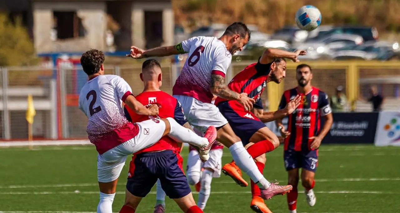 La Reggina blinda la porta e si prende il primato: in Italia nessuno come gli amaranto\n