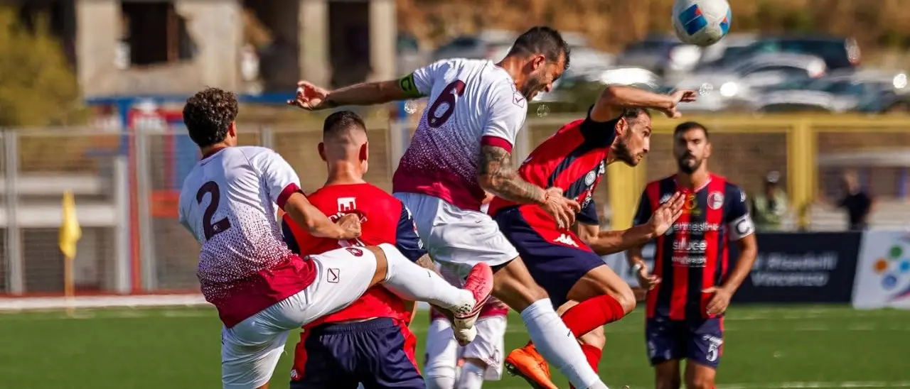 La Reggina blinda la porta e si prende il primato: in Italia nessuno come gli amaranto\n