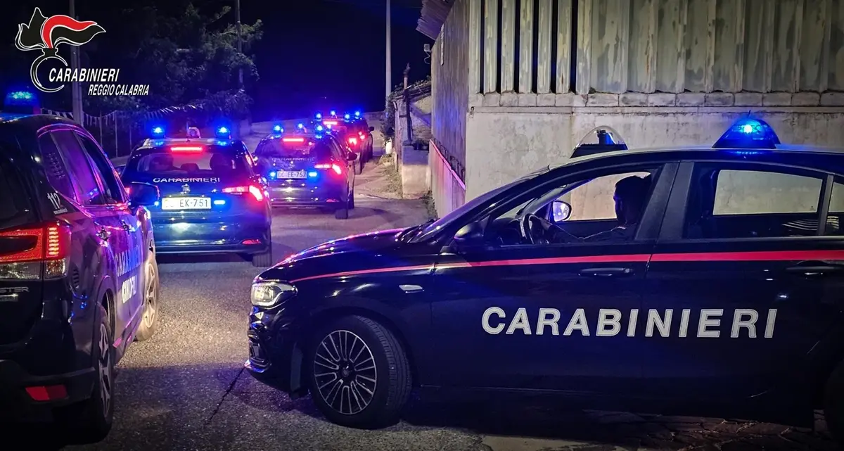 Arghillà nord, sparavano con pistole e fucili per affermare la propria legge sul quartiere: in tre finiscono ai domiciliari\n