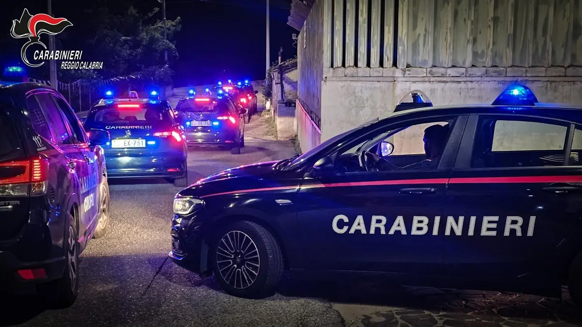 Arghillà nord, sparavano con pistole e fucili per affermare la propria legge sul quartiere: in tre finiscono ai domiciliari\n