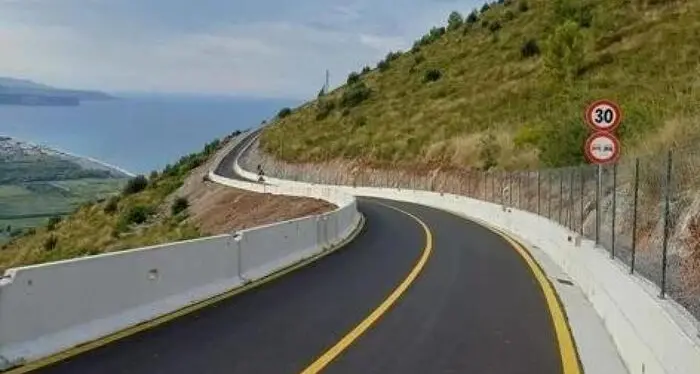 Odissea per 150 famiglie\u00A0calabresi,\u00A0bus costretti alla deviazione nel viaggio tra l’Alto tirreno cosentino e Maratea\n