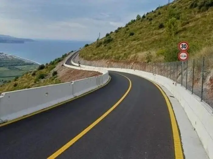 Odissea per 150 famiglie\u00A0calabresi,\u00A0bus costretti alla deviazione nel viaggio tra l’Alto tirreno cosentino e Maratea\n