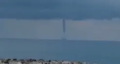 <p>Amantea, tromba marina vista dalla costa</p>