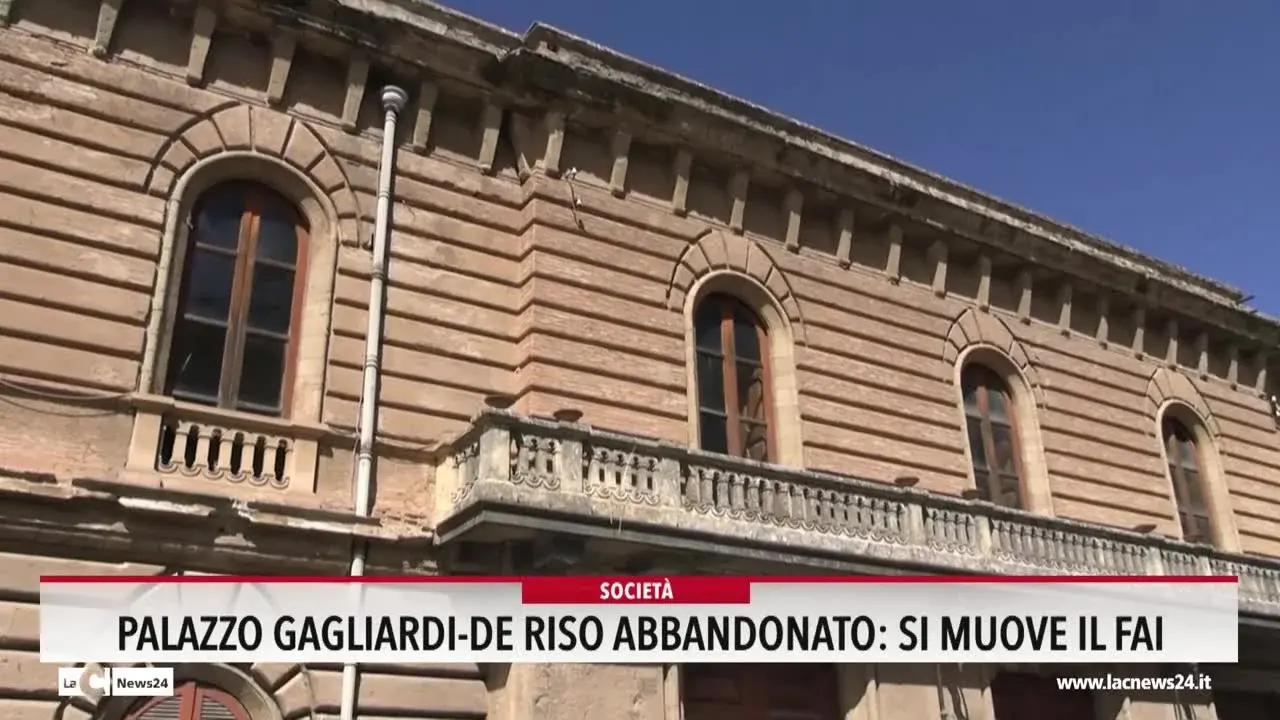 PALAZZO GAGLIARDI DE RISO ABBANDONATO SI MUOVE IL FAI.
