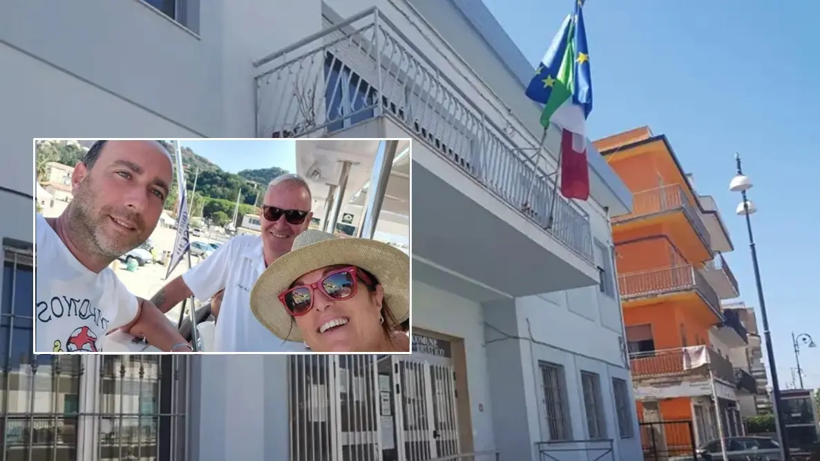 <p>Il Comune di Briatico e nel riquadro la foto su Facebook che ritrae Mariateresa Centro, Raffaele Melluso e dietro Francesco Zungri</p>\\n