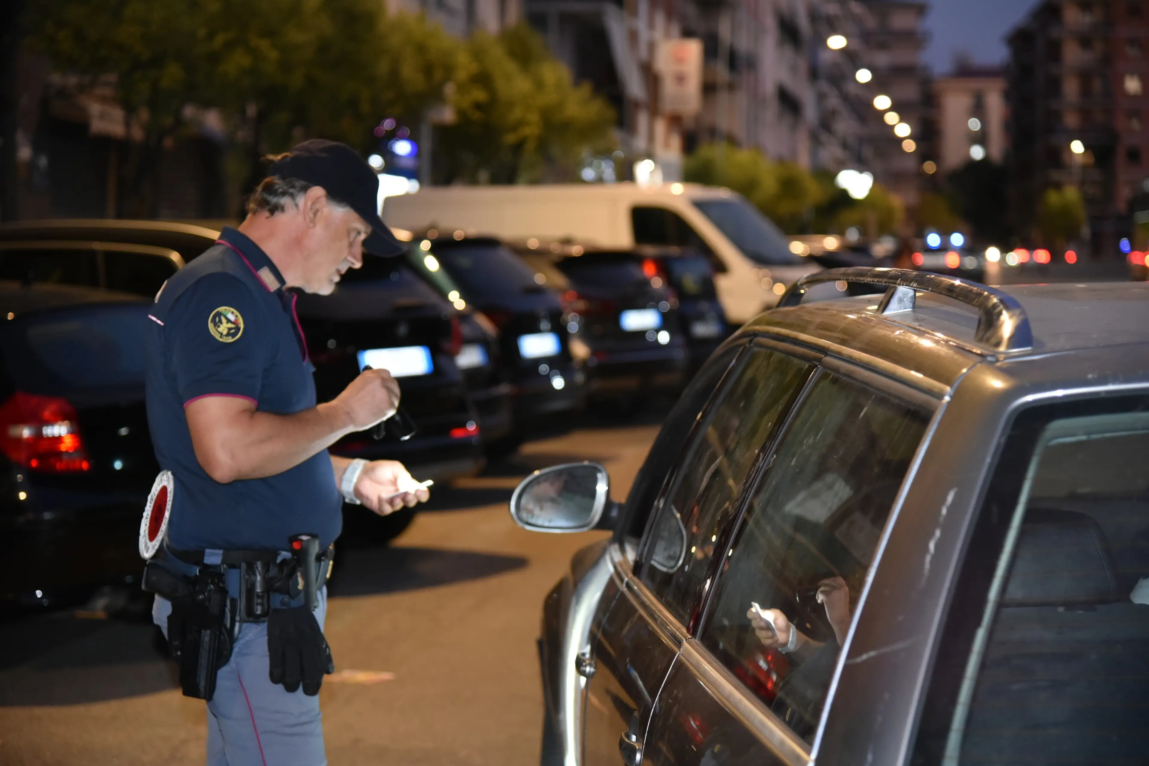Cosenza, 257 persone identificate in piazza Autolinee: due stranieri trasferiti al Cpr\n