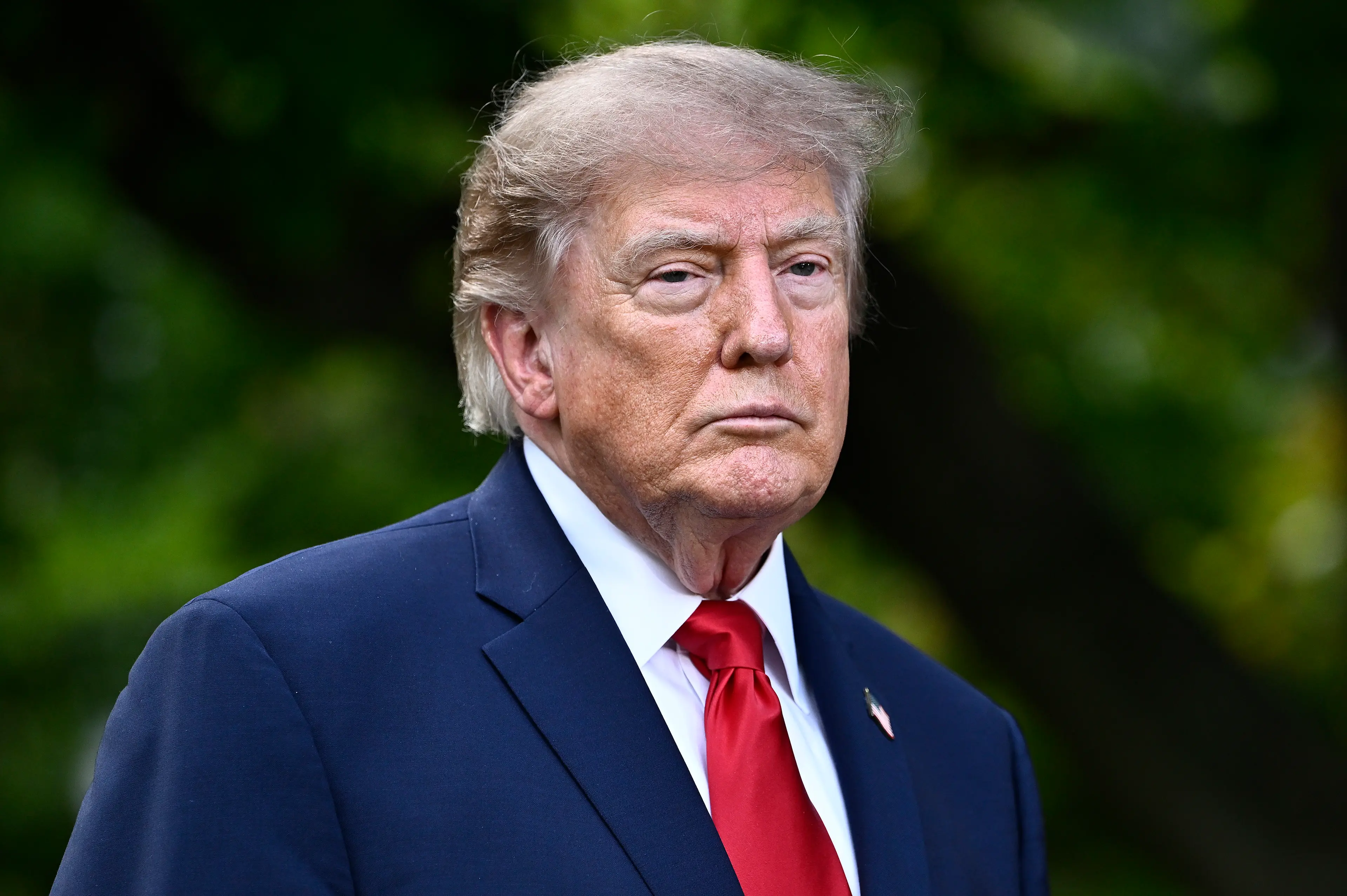 Trump precipita nei sondaggi: consenso al 29%, sette americani su dieci bocciano la sua politica\n