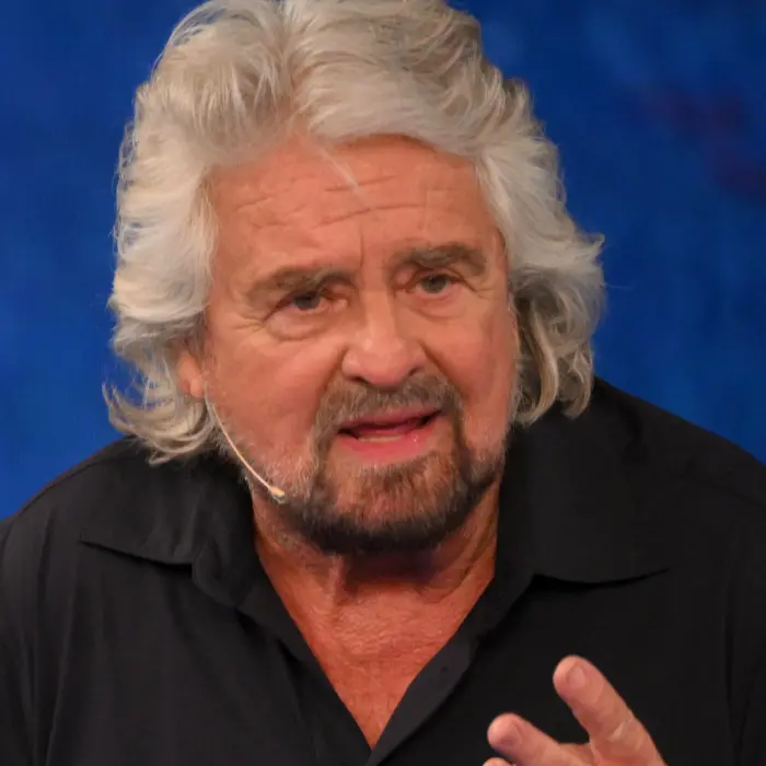 «Il Movimento 5 stelle di oggi? Senza idee,\u00A0è diventato un partito normale»: l’affondo di Grillo a Conte\n