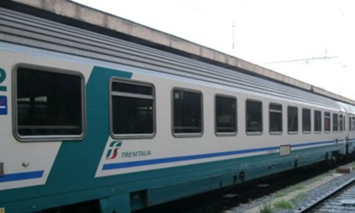 Cgil\u00A0e Spi\u00A0Area Metropolitana: «La Locride ha bisogno di un treno tutto l’anno»\n