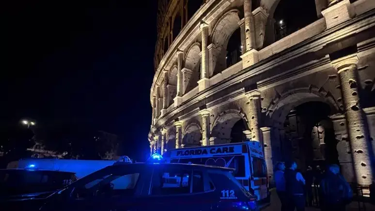 <p>Carabinieri al Colosseo (Ansa)</p>\\n