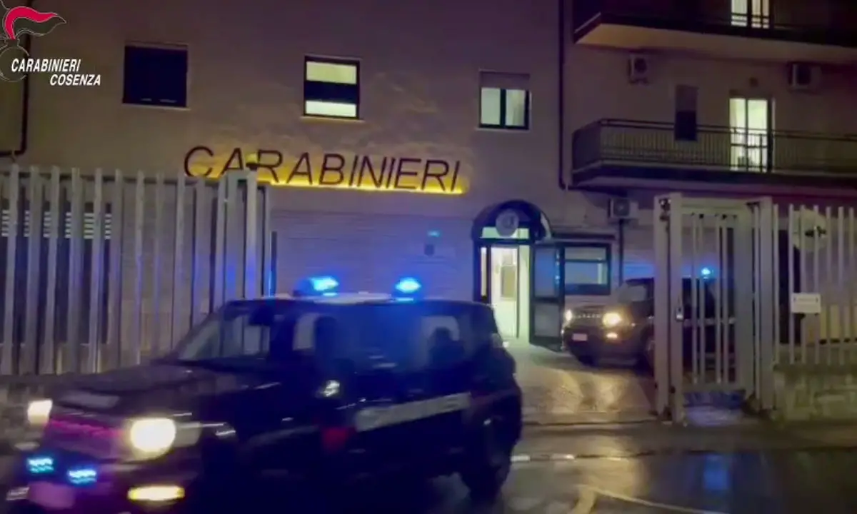 Corigliano Rossano, il capo clan guidava il racket dei ricatti dalla sua cella | VIDEO