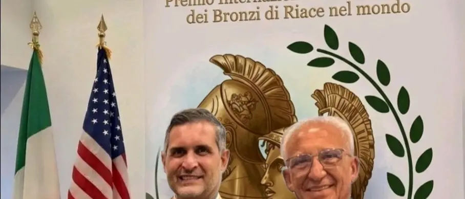 Antonio Errigo premiato a New York come Ambasciatore dei Bronzi di Riace nel Mondo: «Porterò con me il nome di Reggio Calabria»\n