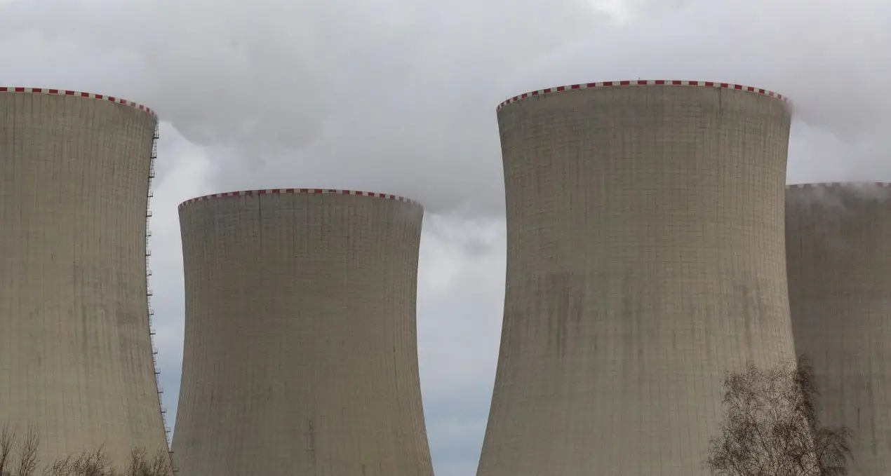Nucleare, l’Italia riaccende l’atomo dopo oltre 40 anni: il Senato approva la legge per il ritorno\n
