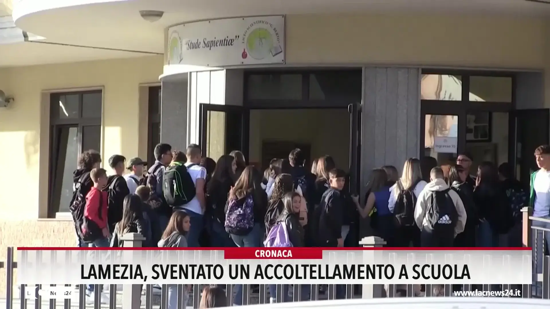 Lamezia, sventato un accoltellamento a scuola