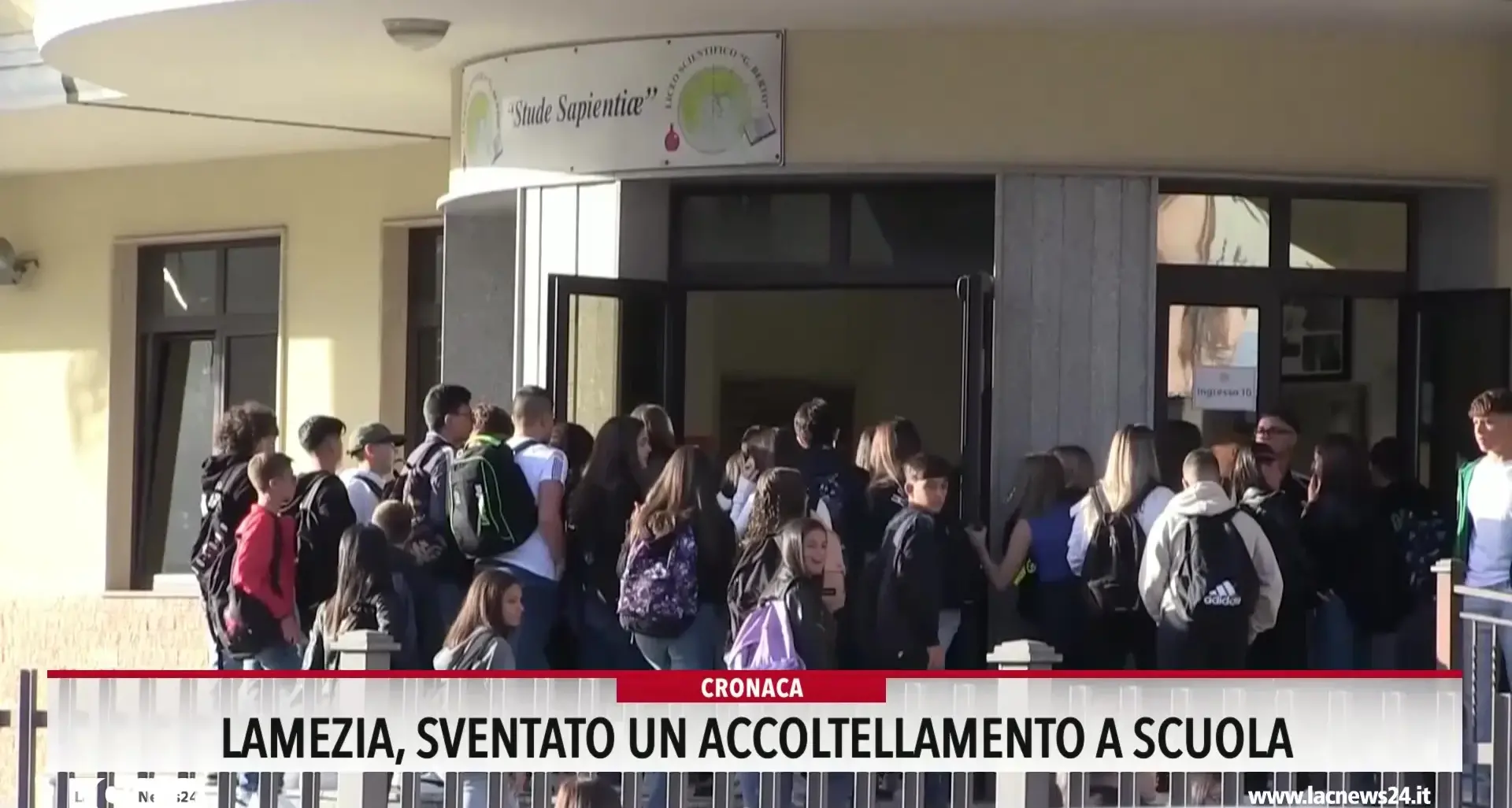 Lamezia, sventato un accoltellamento a scuola