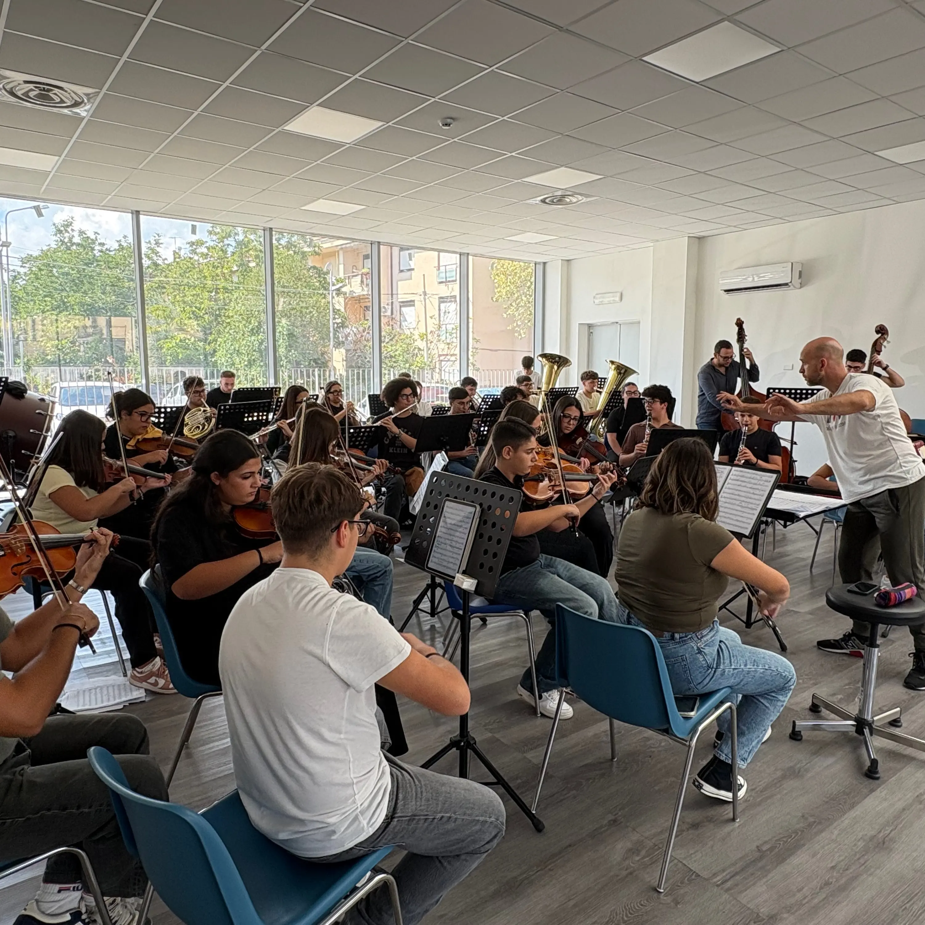 Il Liceo “G. Rechichi” inaugura il nuovo anno scolastico: un doppio concerto\u00A0tra musica e danza\n