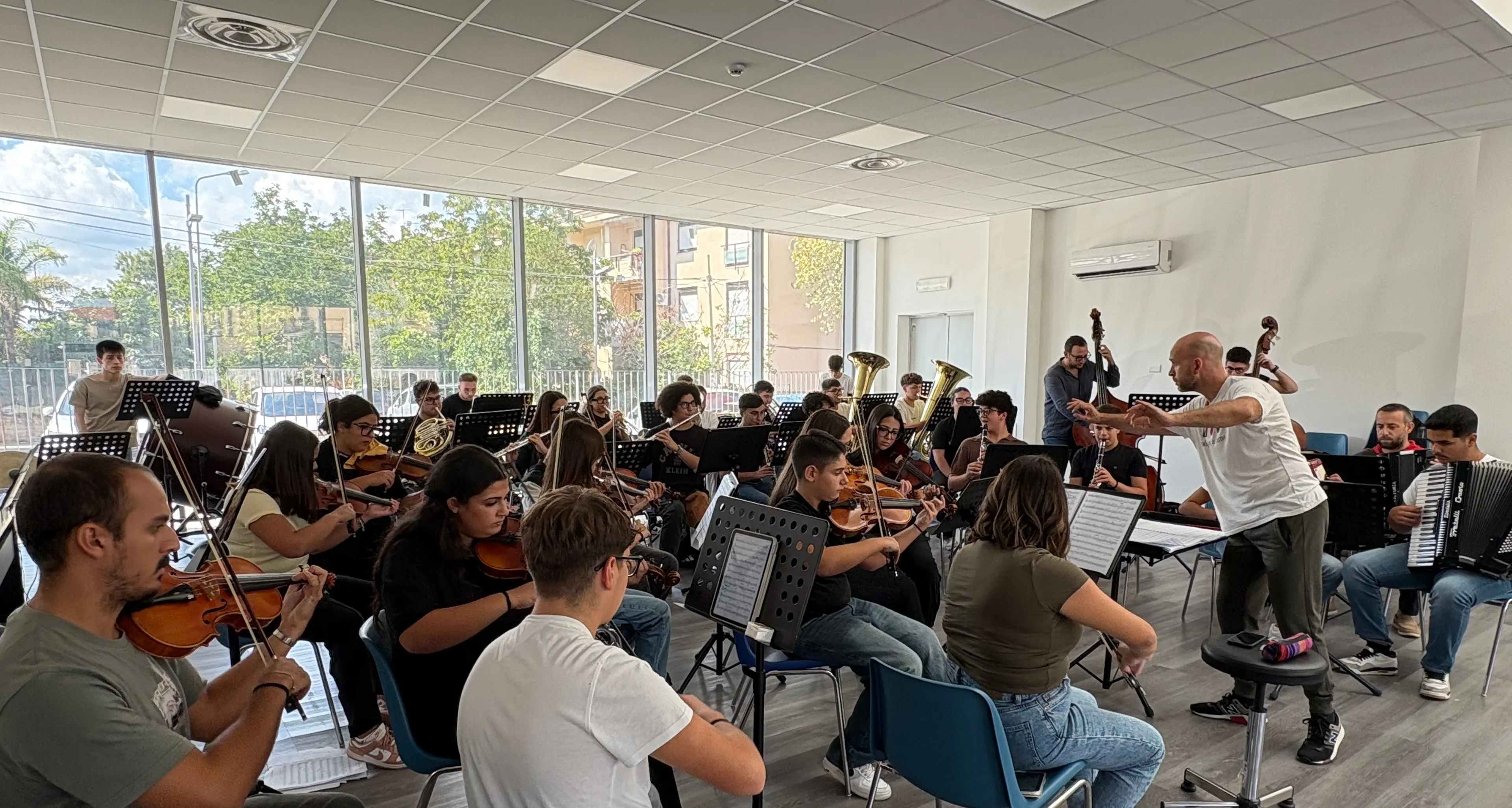 Il Liceo “G. Rechichi” inaugura il nuovo anno scolastico: un doppio concerto\u00A0tra musica e danza\n
