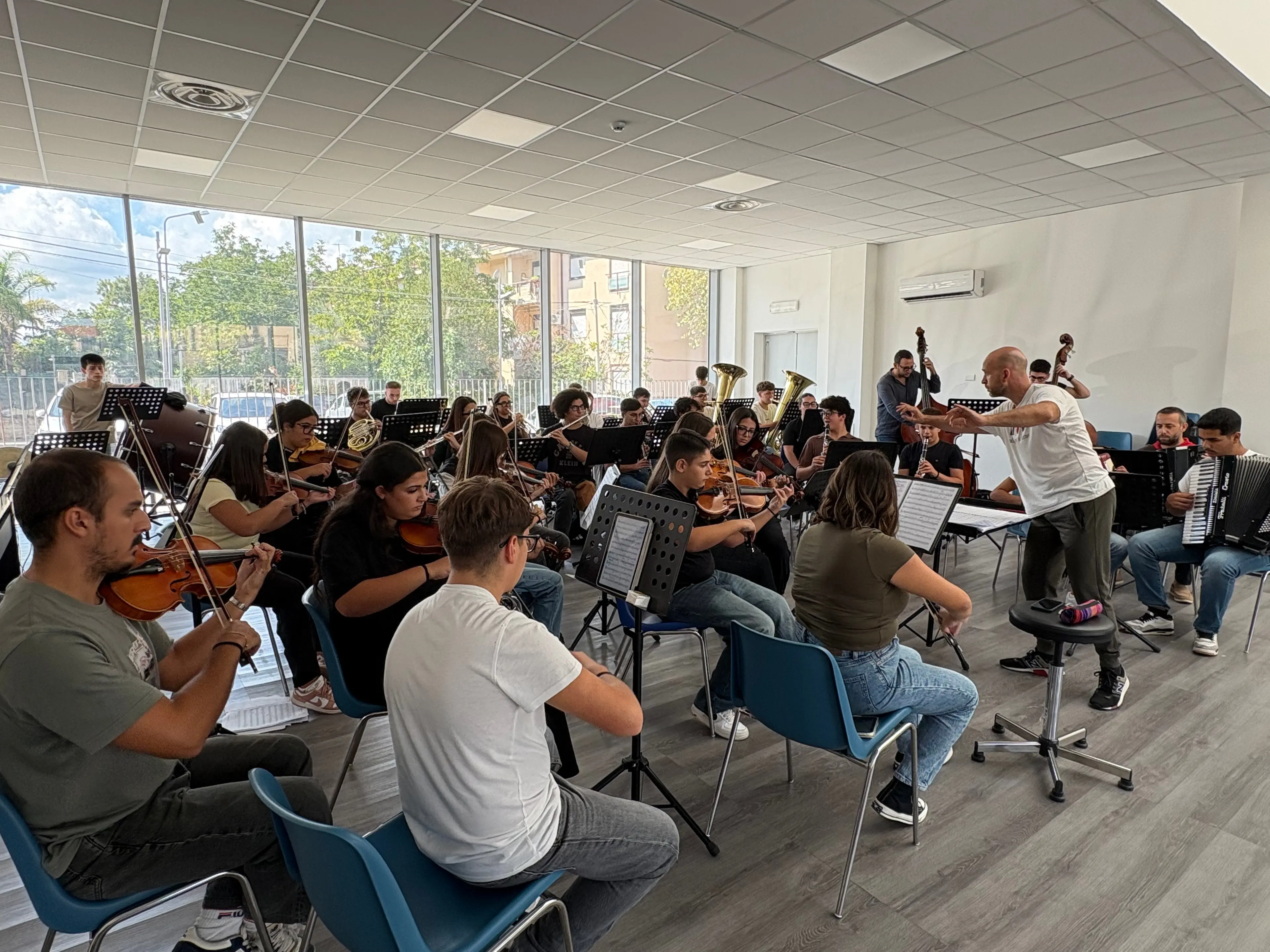 Il Liceo “G. Rechichi” inaugura il nuovo anno scolastico: un doppio concerto\u00A0tra musica e danza\n