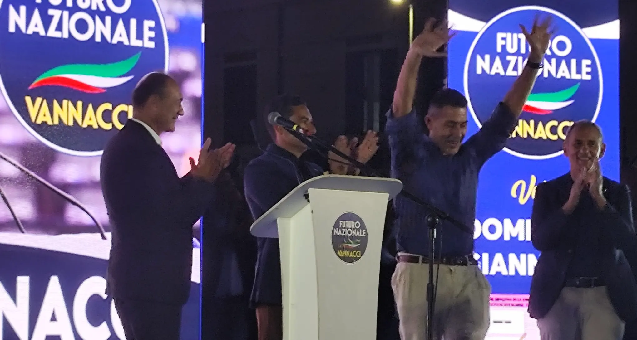 Vannacci a piazza Duomo: «La nostra è una destra di principi e valori, oggi è quasi un presagio per le politiche»\n